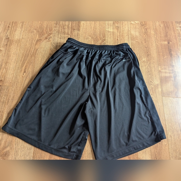 Nile dri-fit xl athletic shorts - Picture 2 of 4